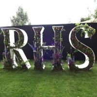 Episode 37: The 2017 Chelsea Flower Show & Gardening Jobs for June Episode 37: The 2017 Chelsea Flower Show & Gardening Jobs for June